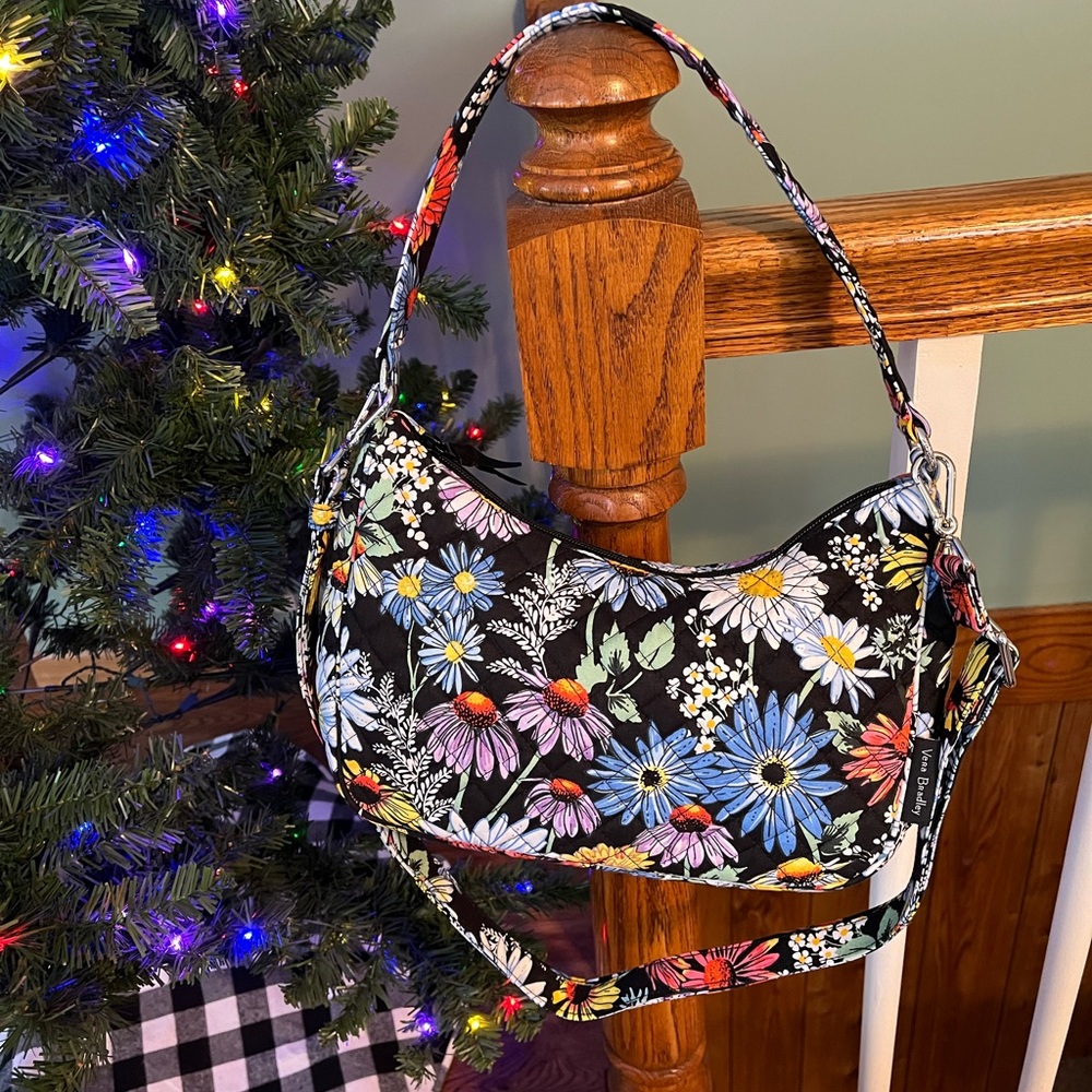 NWT Vera Bradley Frannie Crescent Daisies Crossbody $80